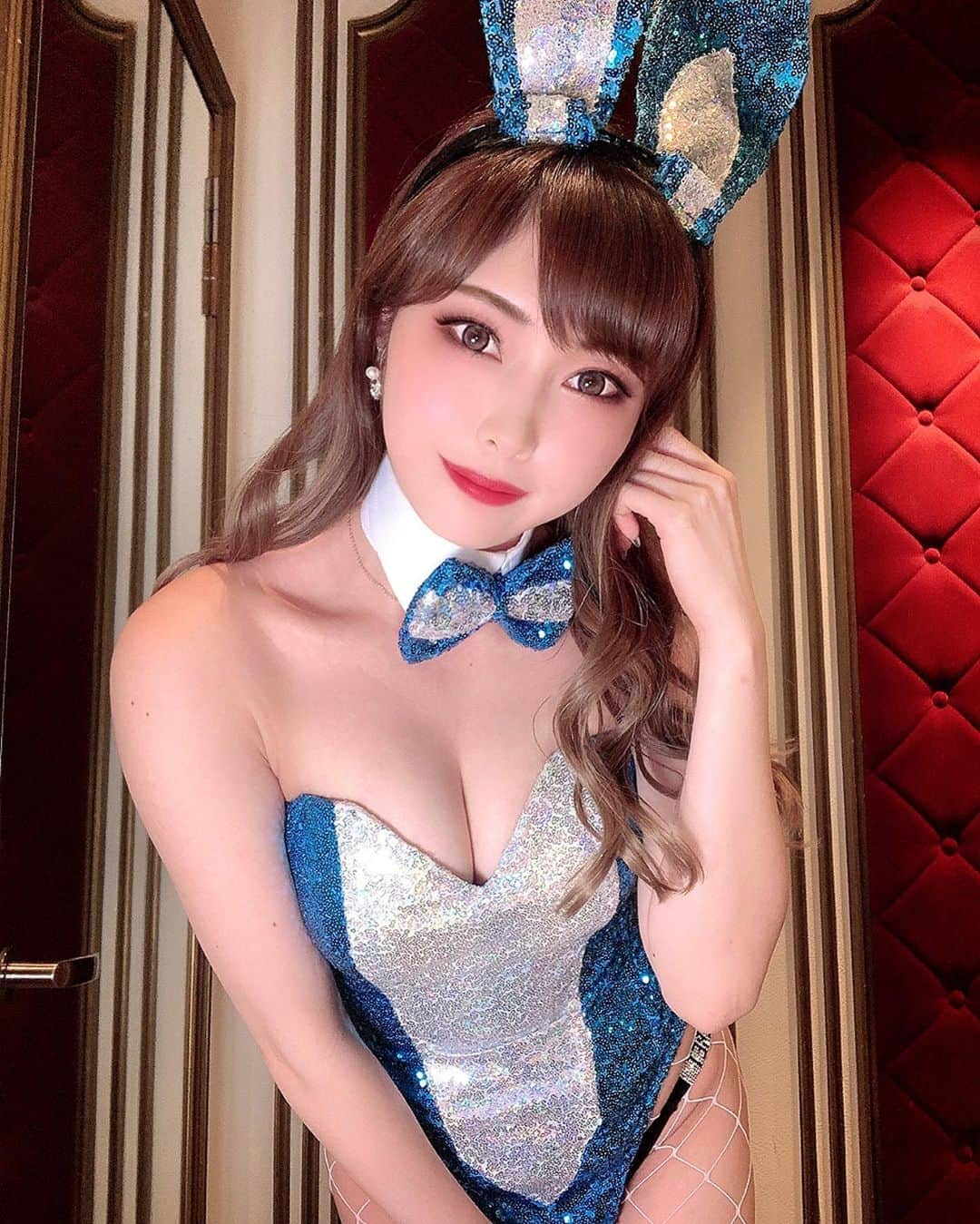 Rieさんのインスタグラム写真 - (RieInstagram)「. 💙💙💙 ・ はじめてバニーガールになりました👯‍♀️💫 白の網タイツってエロいってゆうより 可愛いくなるから好き🐇💕 ・ ・ ・ #バニーガール #バニーナイト #バニー #bunnygirl  #bunnynight #bunny」3月6日 22時00分 - rierica_poledancer