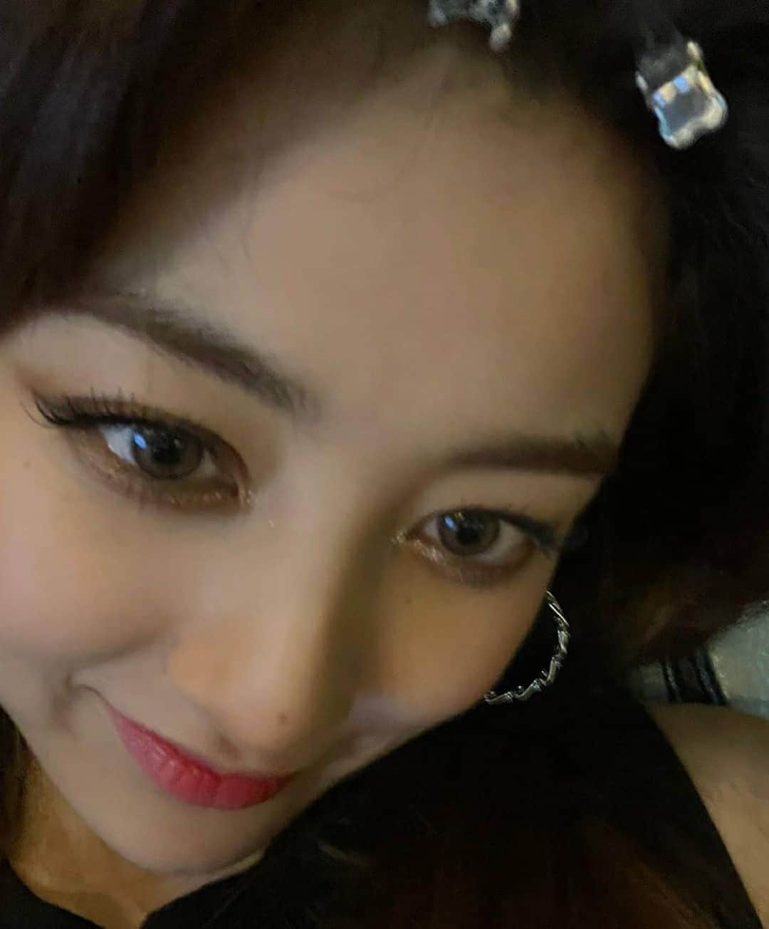 ジヒョさんのインスタグラム写真 - (ジヒョInstagram)「♡ no but jihyo is literally the prettiest girl EVER.... no one compares😣👭⠀ —」3月6日 22時55分 - jypjihyo