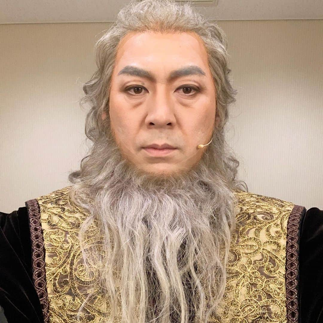 福井晶一さんのインスタグラム写真 - (福井晶一Instagram)「キングポー  我が血をエドガーに🩸  また会う日まで…  #ポーの一族 #楽からもう一週間  #大老ポー #キングポー」3月7日 0時31分 - shoichi.fukui