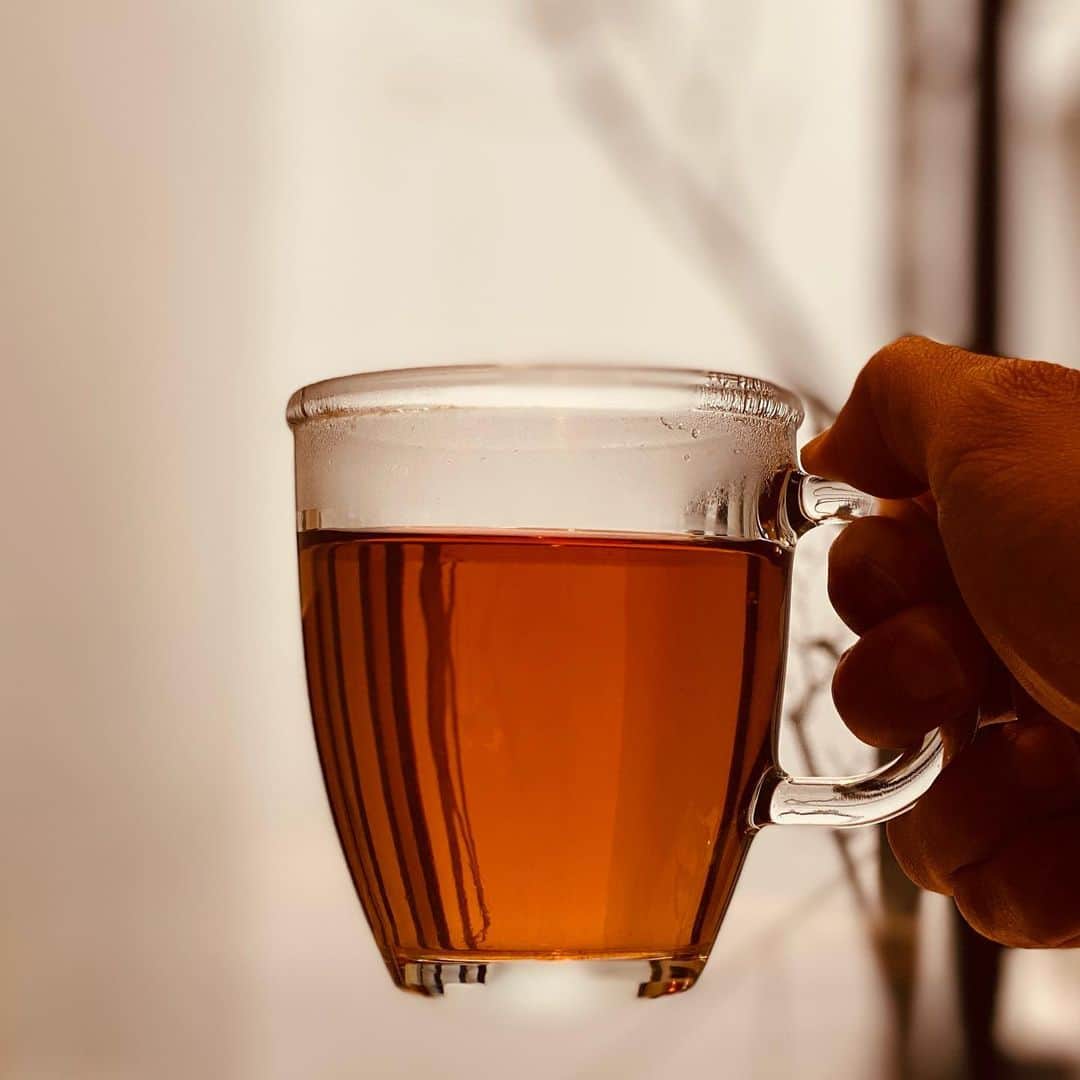 椎名桔平さんのインスタグラム写真 - (椎名桔平Instagram)「#桜の塔 初日の撮影が終わって一息。 美味しい紅茶です。^_^」3月7日 15時11分 - kippeishiina