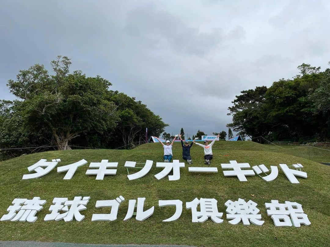 稲見萌寧さんのインスタグラム写真 - (稲見萌寧Instagram)「ダイキンオーキッドレディス 2021 応援ありがとうございました✨  この大会は初出場でした！！  久々にギャラリーの皆様の前でプレーができてとても楽しかったです❤️  そして開幕戦でトップ10に入れたことはとても良かったです。  でも毎日毎日、もったいないものばかり😭 今週は特にグリーンで悩まされたなぁ  来週からも、切磋琢磨し、常に上位目指して頑張ります！！  また応援よろしくお願いします🥺  #都築電気#メルセデスベンツ#日本生命#JIG-SAW#pokkasapporo」3月7日 15時33分 - mone173.golf