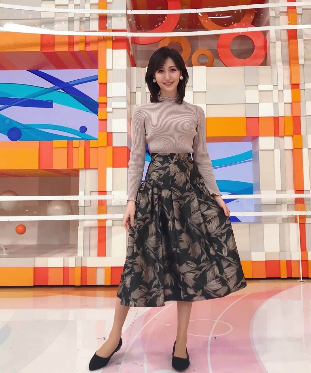 横山ルリカさんのインスタグラム写真 - (横山ルリカInstagram)「. #めざましテレビ ⏰👗  #tops #リブニット #proportionbodydressing   #skirt #ジャガードスカート #rirandture  #arpegestory   #うすピンク #🌸🌸🌸  📷ゆうみん💖@yuumi_nagashima」3月7日 16時18分 - rurika_yokoyama_official