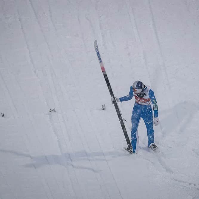 小林陵侑のインスタグラム：「thanks WSC oberstdorf👋🏽  題名:So stupid ... back to work  📸 @skijumpingpl」