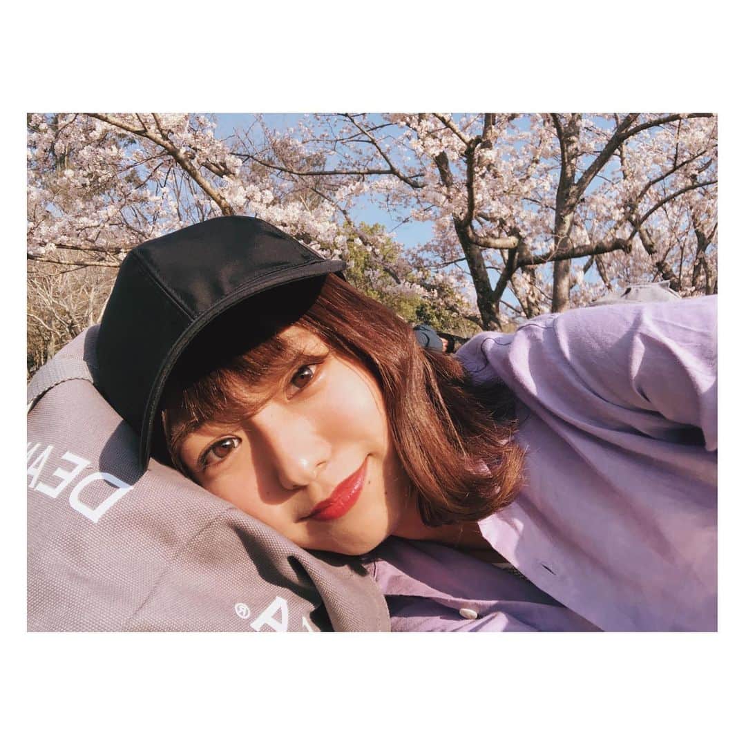 のインスタグラム：「🌸 . 早くソメイヨシノが見たい🥺 その前に河津桜見に行きたい🎶 . 春は大好きだけど 花粉症には辛い時期ですね🤧 この時期はお天気や気温が コロコロと変わりますので 皆さん体調に気をつけてくださいね⭐️ . #桜 #花見 #時差スタグラム  #時差投稿 #春 #花粉症 #公渕森林公園 #香川」