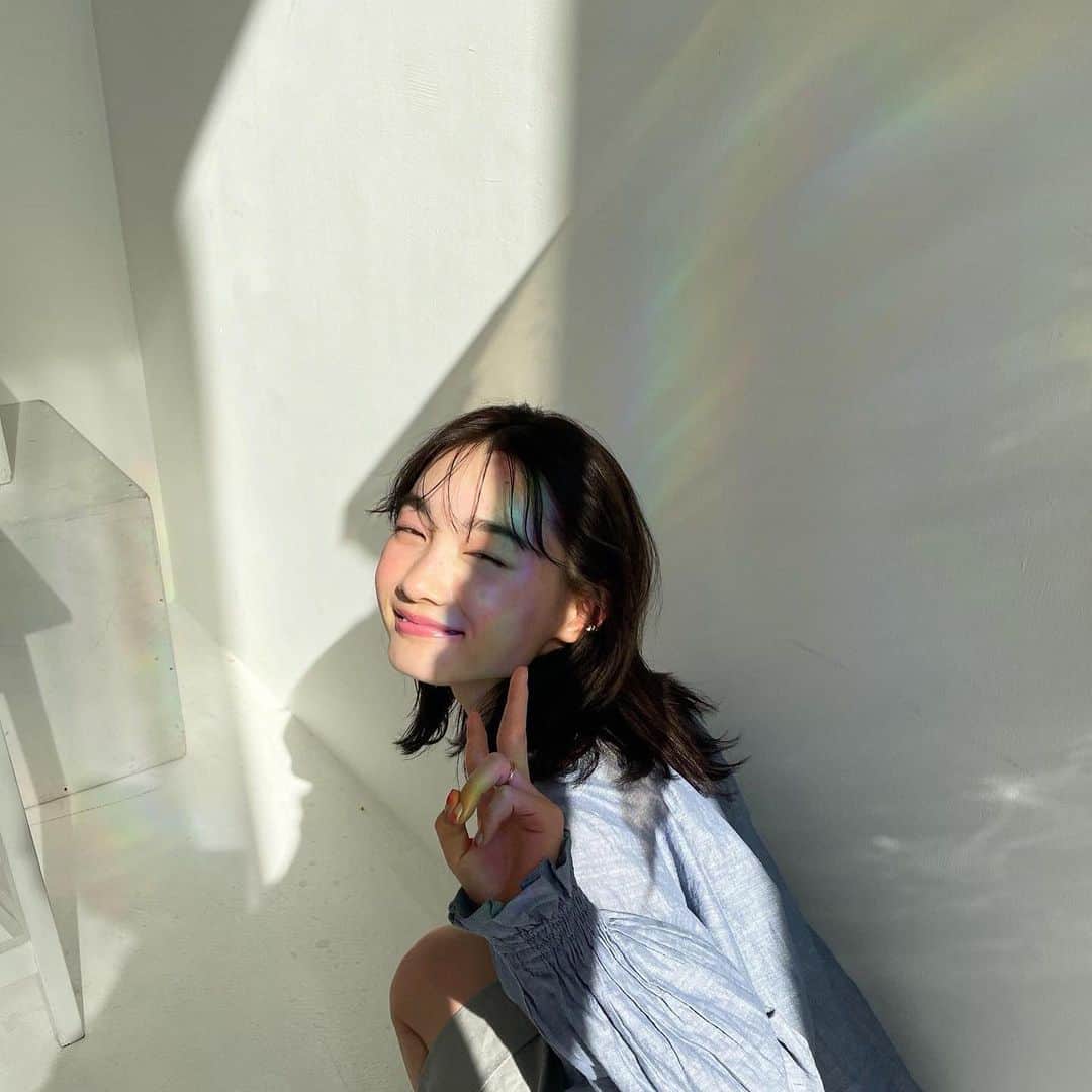 新野尾七奈さんのインスタグラム写真 - (新野尾七奈Instagram)「虹がかかっていて つい虹と一緒に写真撮ったの🌈♡」3月7日 13時35分 - nanagirl7