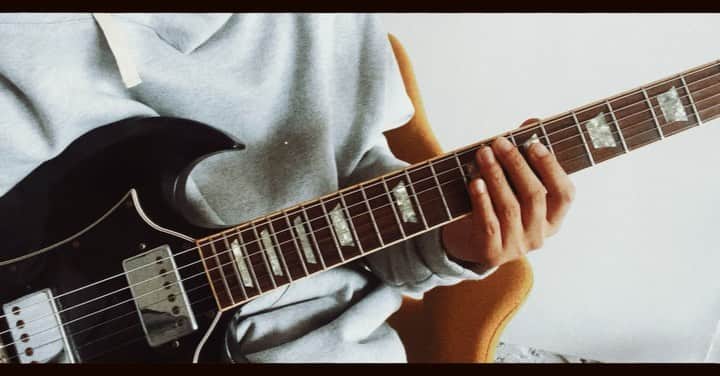 小野武正のインスタグラム：「#わしつなぎ #guitar」