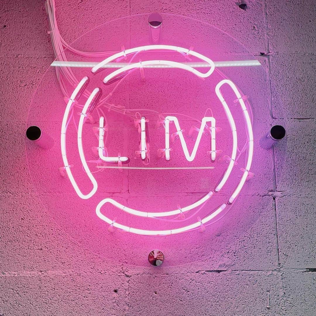 脇田唯のインスタグラム：「✁ この間 すこーしだけ 髪の毛切ってもらいました  #lim #札幌美容室」