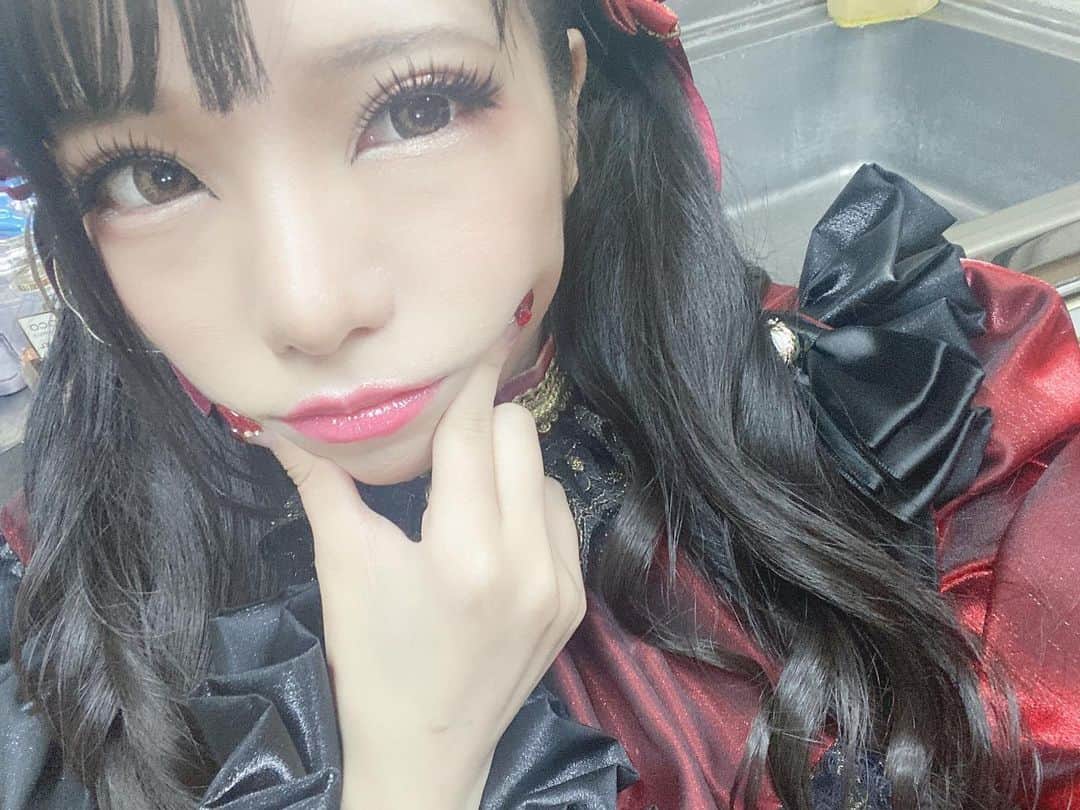 美らかのん（久我かのん）のインスタグラム：「. . . 新宿ニューアート7日目！今日は日曜だし2回目は特別公演だからとっても大盛況でした🥰🥰🥰 . 沢山の方に見てもらえるとテンション上がりますね🥰 . そして毎日TikTokからご新規の女性のお客様が来てくれて本当に本当に嬉しいです…！ありがとうございます！！！ . どのイベントも女性1人でも大歓迎なので安心して来て欲しいです🥰 . . 残り3日！あと9ステージ！楽しくがんばります🥰 . . . #美らかのん #グラビア #セクシー女優 #撮影会モデル #youtuber #踊り子 #新宿 #ストリップ劇場 #ストリッパー #tiktok #また明日 #おやすみなさい #goodnight」