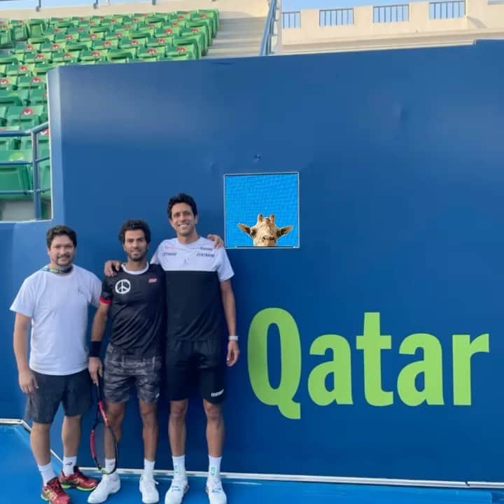 マルセロ・メロのインスタグラム：「Vaaamos ! Here we go !  . .  @centauroesporte @itambe @bancobmg @volvocars @vossworld @cbtoficial @foxtonbrasil @atptour @asicsbrasil @headtennis_official #somostodosgirafa #bolsaatleta #melorojer」