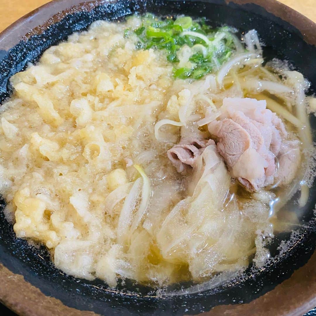 タカさんのインスタグラム写真 - (タカInstagram)「大阪飯。  朝からやってる。  安くて美味い。  感謝。」3月7日 16時50分 - taka.tkg