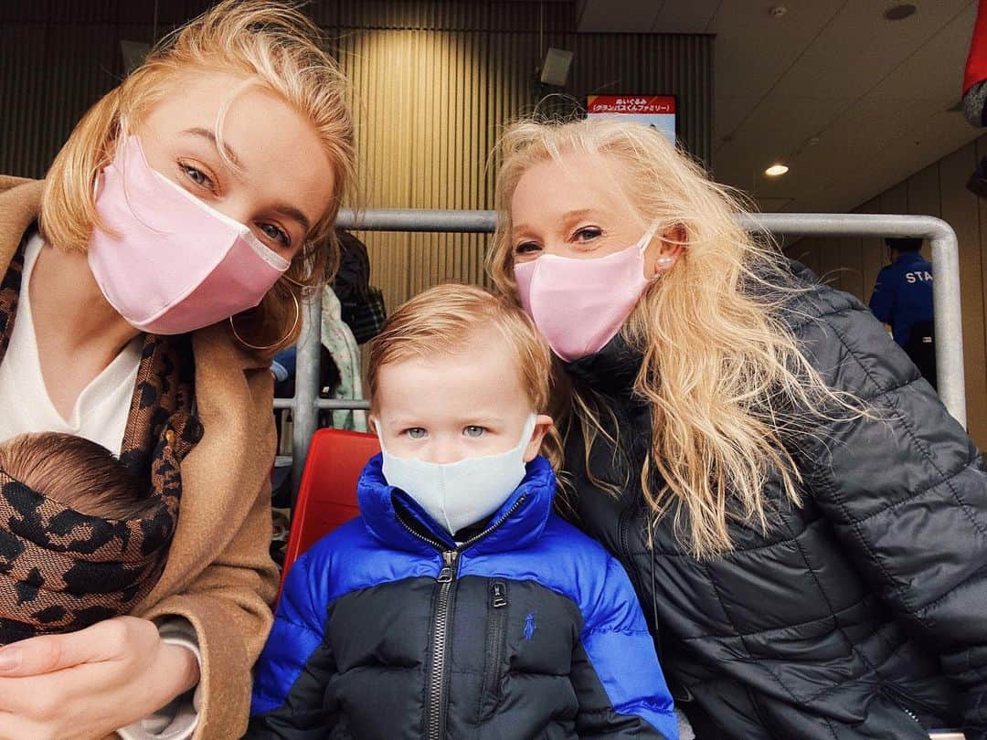 リアノン・ランゲラック（ミッチェル・ランゲラックの妻）のインスタグラム：「Football weekend ⚽️⚽️⚽️」
