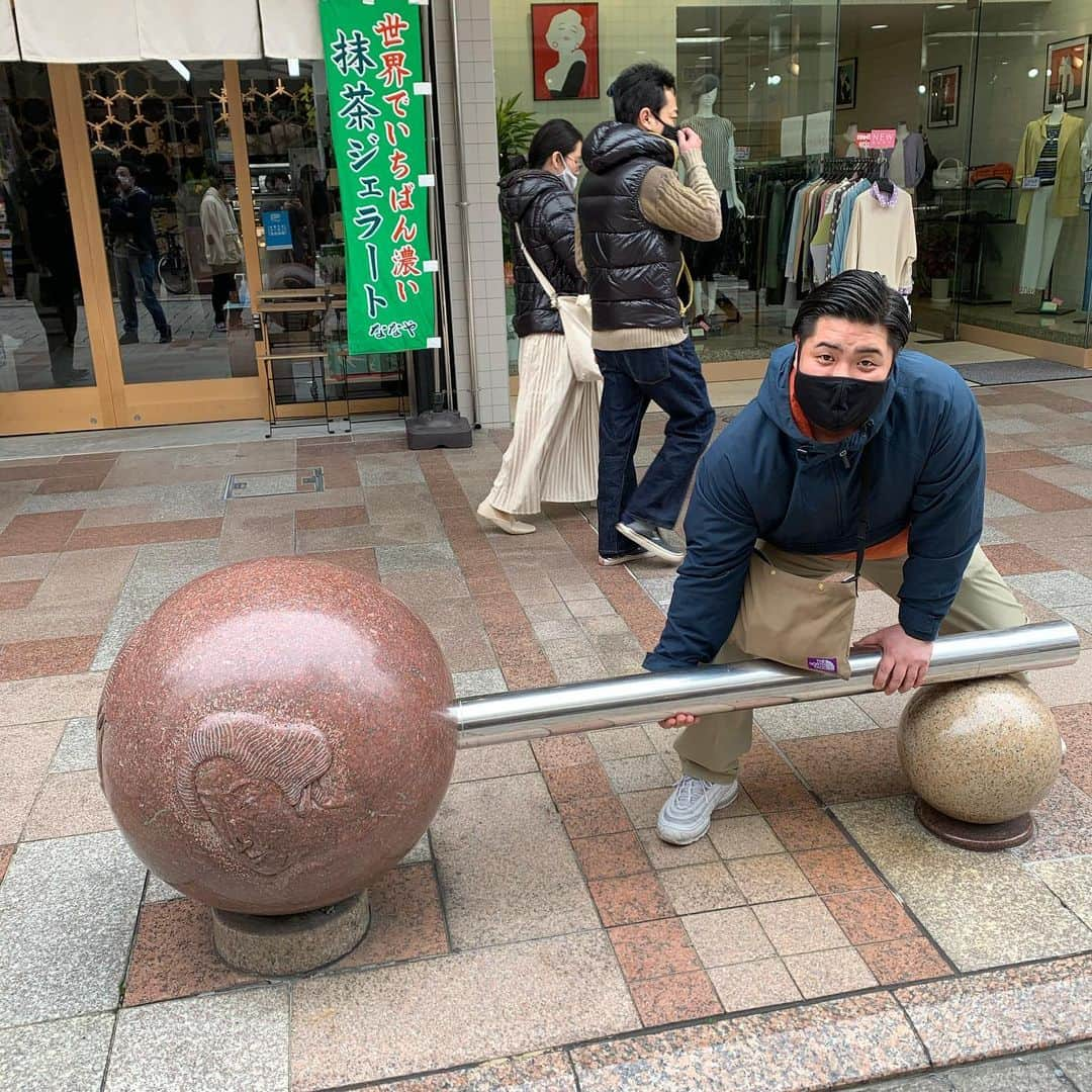 浜田のインスタグラム：「久々に楊端和抜きでタジフとサシ飯🍚」