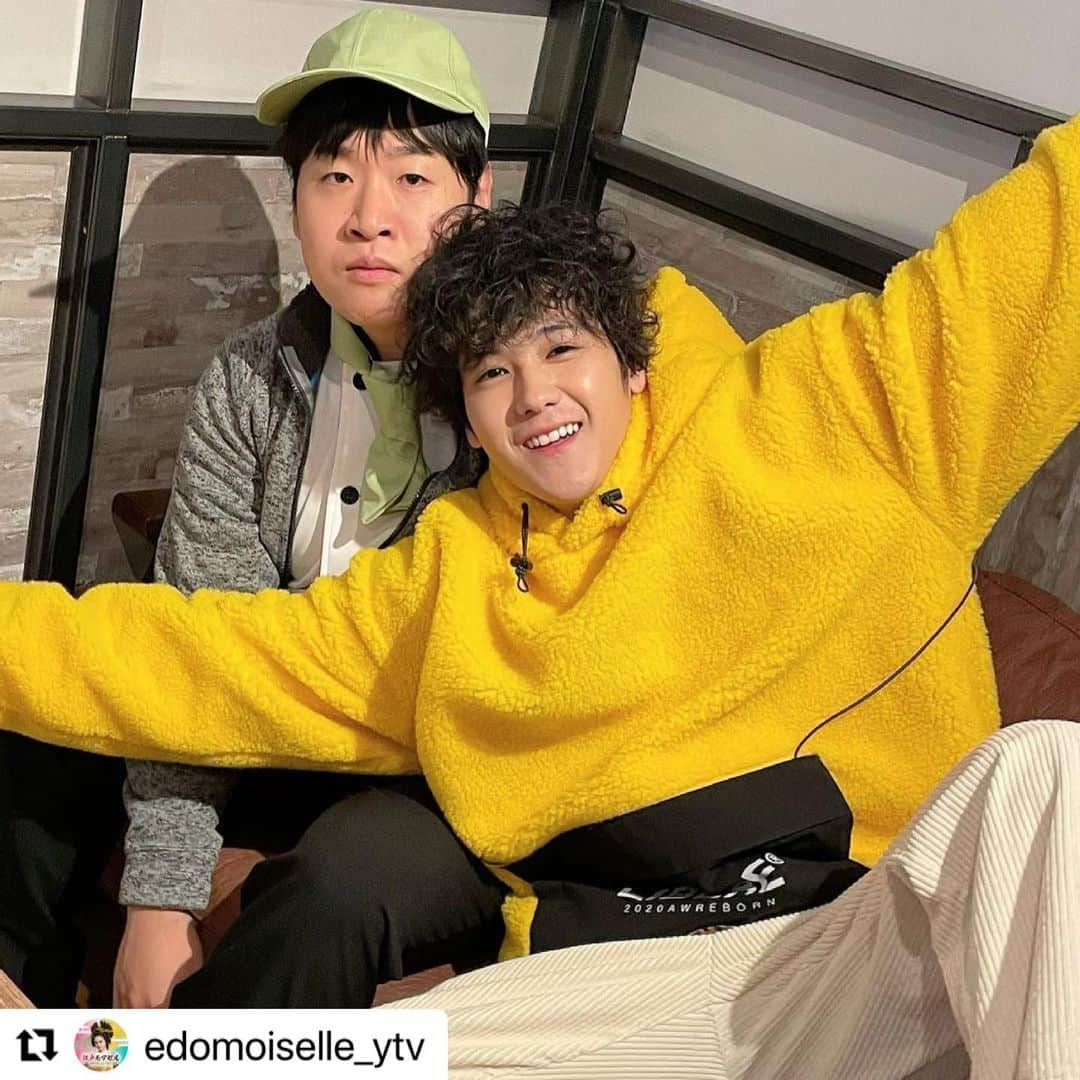 葉山奨之のインスタグラム：「イェーーイ‼️ 何回も共演してるから安心感あります。#Repost @edomoiselle_ytv with @make_repost ・・・ カフェ「蔵」のすみっこで☕️  #葉山奨之 さん #森田甘路 さんがいると嬉しそう😄 近寄って行きます。  でも…甘路 さんはなぜか無表情😑  －－－－－－－－－－－－－－ ＃TVer で9話無料配信中📺 tver.jp/corner/f0068728 －－－－－－－－－－－－－－ #江戸モアゼル #粋キュン #岡田結実 #葉山奨之 #吉谷彩子  #山口まゆ #一ノ瀬颯 #前田公輝 #田中直樹( #ココリコ) #円神 #粋キュン #花魁 #歴女 #江戸時代 #江戸トリビア #レキジョ」