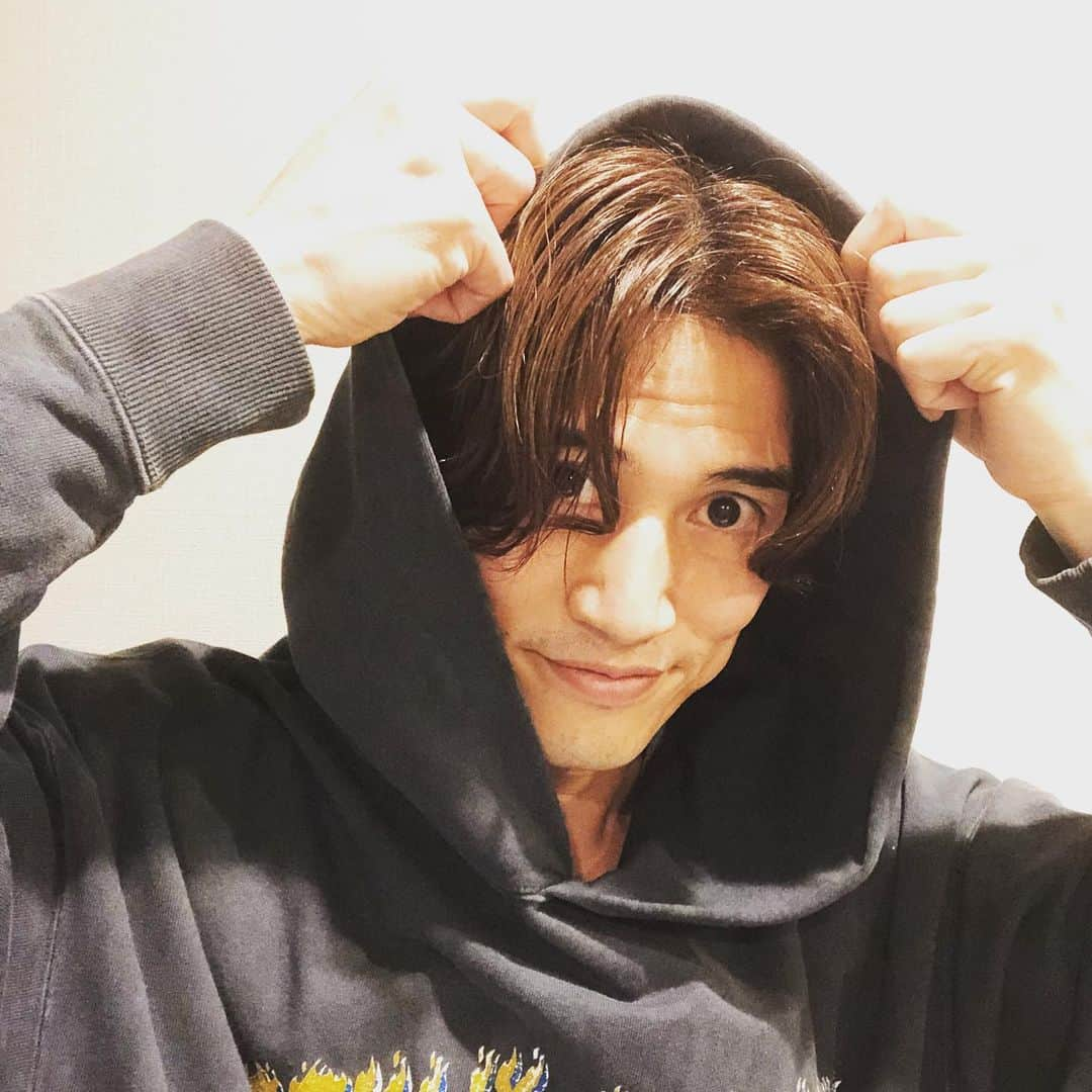 野久保直樹さんのインスタグラム写真 - (野久保直樹Instagram)「☆ #hoodie は有効的に使いましょう🤣 ☆ #花粉よけ 👏」3月7日 18時17分 - naoki_nokubo