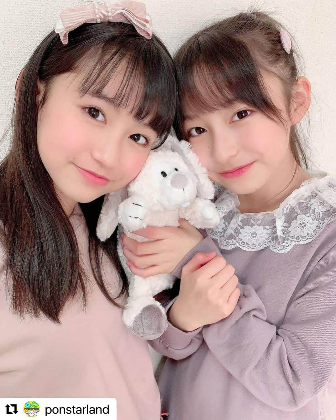 ゆめ & じゅなさんのインスタグラム写真 - (ゆめ & じゅなInstagram)「ゆめじゅな♡♡ 花粉症酷い姉 アレルギーひとつもない妹  #姉妹  #2歳差姉妹  #ゆめじゅな  #花粉症 #酷い #姉  #アレルギーなし #妹   #Repost @ponstarland  うさちゃんと一緒に 「ハイ！チーズ🐰」  #ぽんスターらんど #ponstarland #のざき姉妹」3月7日 19時36分 - yumejuna