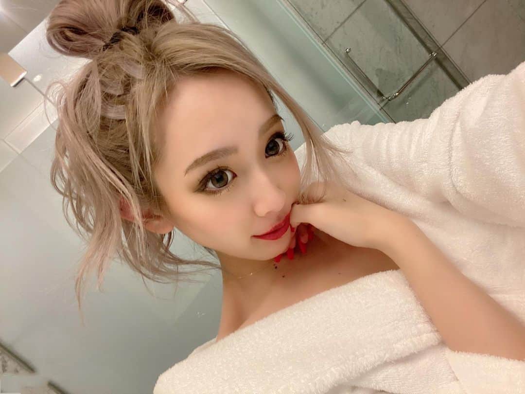 田村月光（ツッキー）のインスタグラム：「#SELFIE 👅👅」