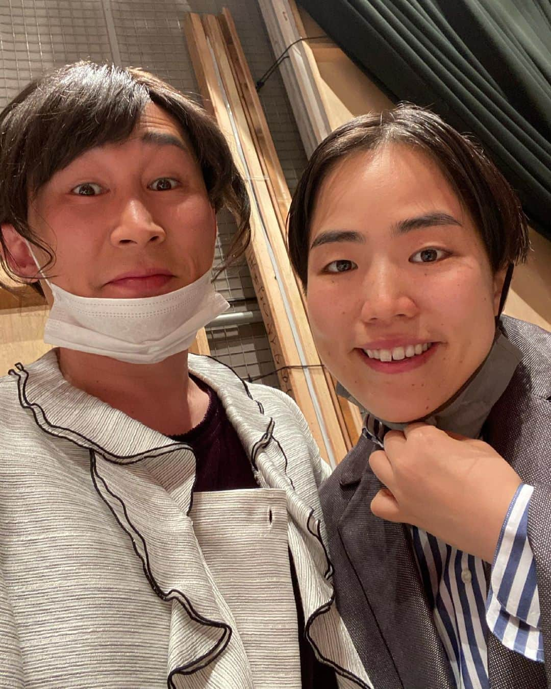 じろうさんのインスタグラム写真 - (じろうInstagram)「ゆりちゃん、やっとR-1優勝できましたね。おめでとう。 友近さんのツアーでやった、A先生と友近さんとゆりちゃんと僕のPTAのコント、またやりたいね。 沢山笑わせてもらいました。」3月7日 21時20分 - sissonne_jiro