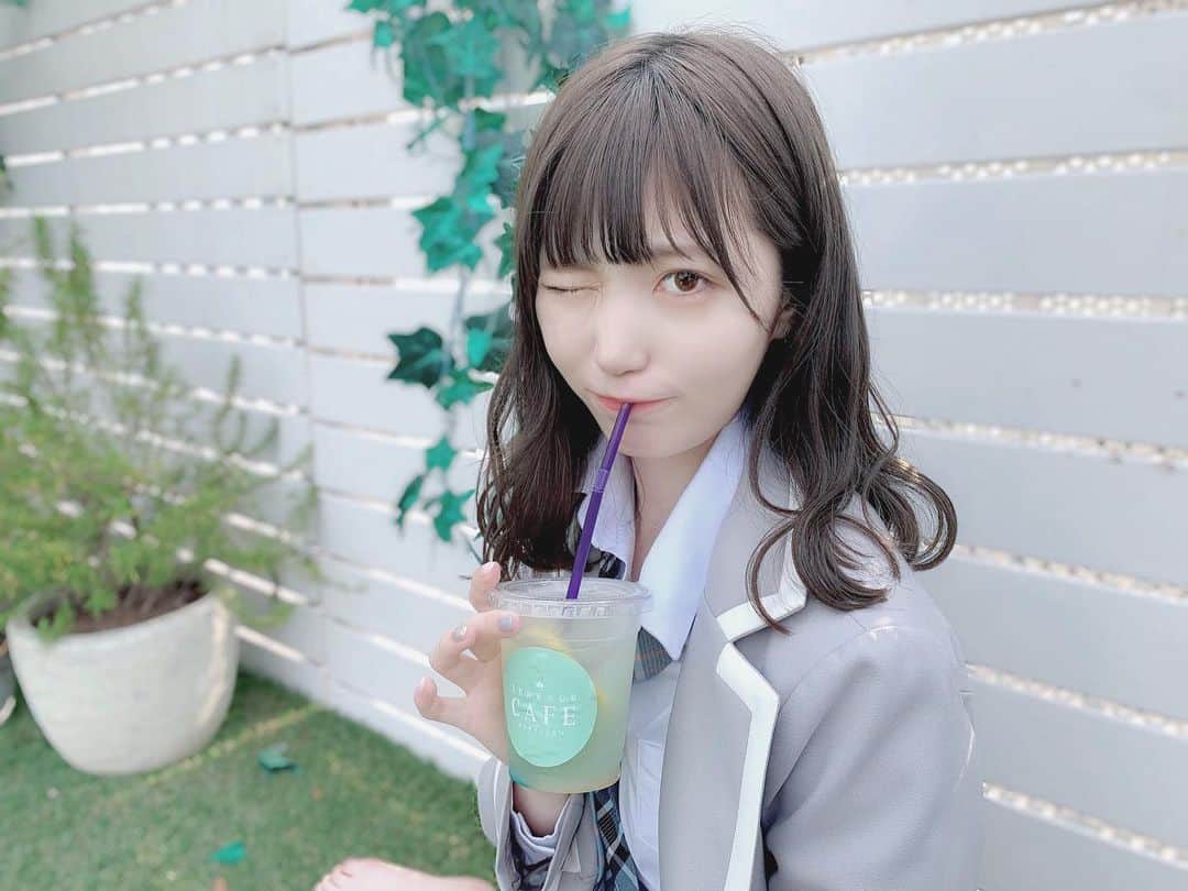 藤宮もなのインスタグラム：「こんばんは！  そういえば最近ボイトレ行ってるんです。歌へたっぴだけど楽しい₍ ᐢ. ̫ .ᐢ ₎  みんなは最近なにしてるのー？」