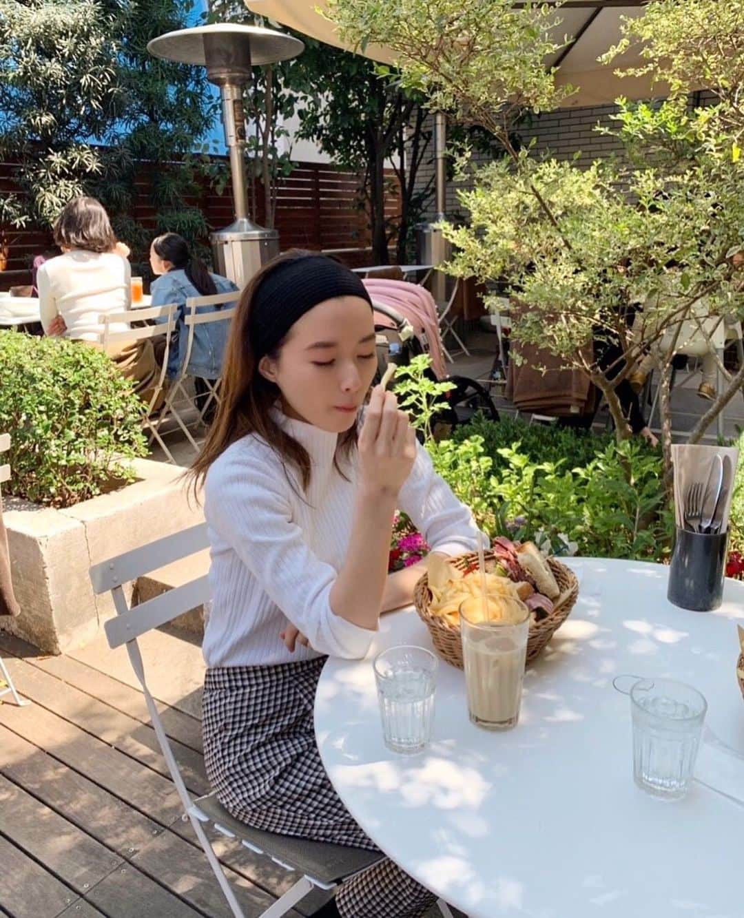 吉竹美聡のインスタグラム：「たまに食べたくなるポテト🍟 この写真は2019年のものだけど 何気ない日常が尊かったね🙏🏼」
