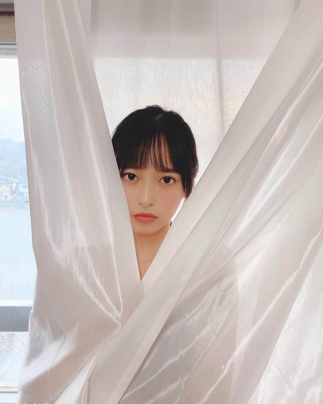 大槻りこのインスタグラム：「❀.*･ ﾟヤンマガWeb、見てね .ﾟ･*.✿ . . . #ミスマガジン #ミスマガジン2020  #ヤンマガweb #オフショット  #instagood #fyp #foryou  #水着 #スクール水着 #グラビア」
