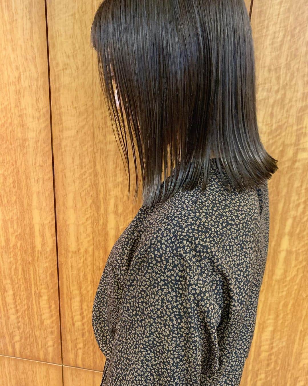 YU-U（工藤由布）のインスタグラム：「🎉happy birthday🎂✨ 細かいハイライト入れてバッサリcutして誕生日にイメチェン成功🤍 今日はツッコミどころがありすぎてほんと大笑いしたね☺️ 素敵な1年にな〜れっ🎉✨ ・・・ #uアレンジ #ロブ #ハイライト」