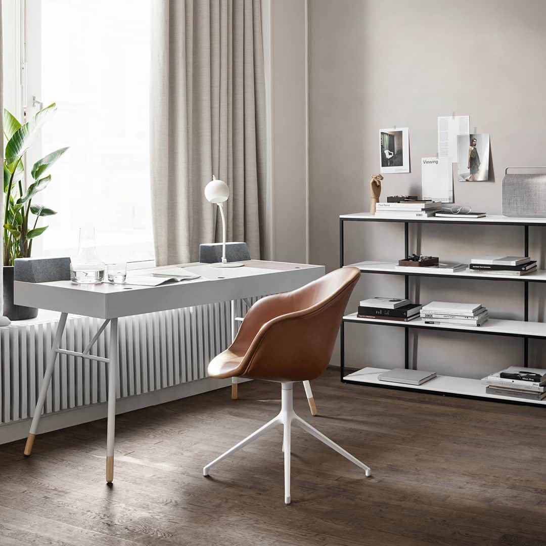 BoConceptのインスタグラム：「Working from needn’t come at a cost to style.   Our Interior stylists can help you create your dream home office. It’s help you can get for FREE instore or virtually.   Find out more through link in bio.  ANY STYLE AS LONG AS IT’S YOURS.  #boconcept #liveekstraordinaer #anystyleaslongasitsyours #wfh #workfromhome #homeoffice #danishdesign #interiorinspiration #interiordesignservice」