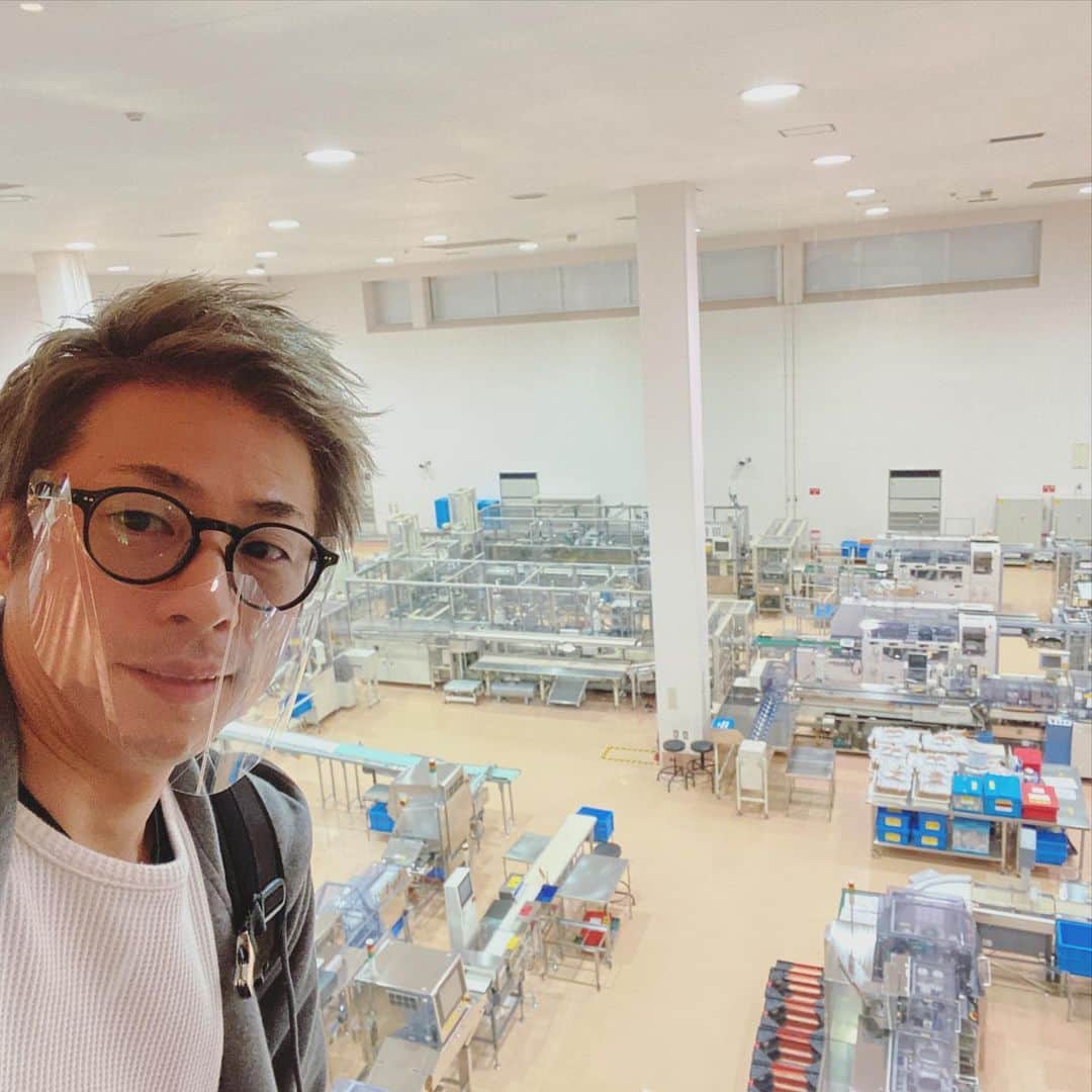 田村淳のインスタグラム：「うなぎパイの工場です。  好きなお菓子なんですか？」