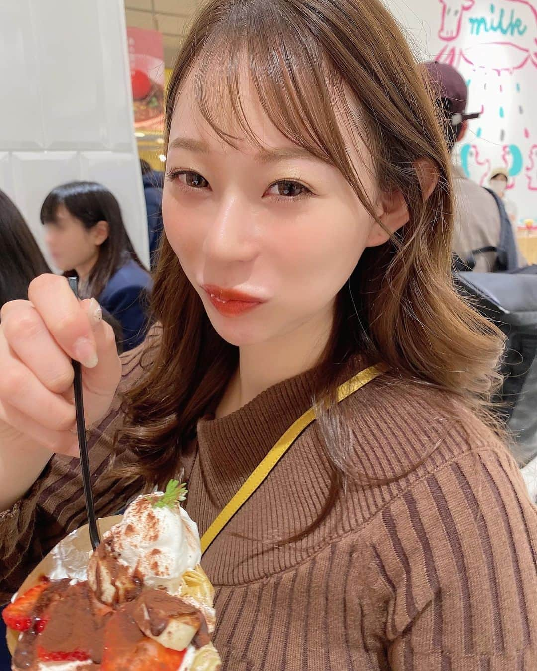 karen okajimaさんのインスタグラム写真 - (karen okajimaInstagram)「スイーツ🍓  ㅤㅤㅤ 食いしん坊将軍岡島かれん(笑) 髪の毛長いの既に懐かしい😂  #パルコ #クレープ #マルトメザジューサリー #マルトメザジューサリーパフェテリア #パルコ心斎橋 #岡島かれん」3月7日 23時06分 - karenokajima0318