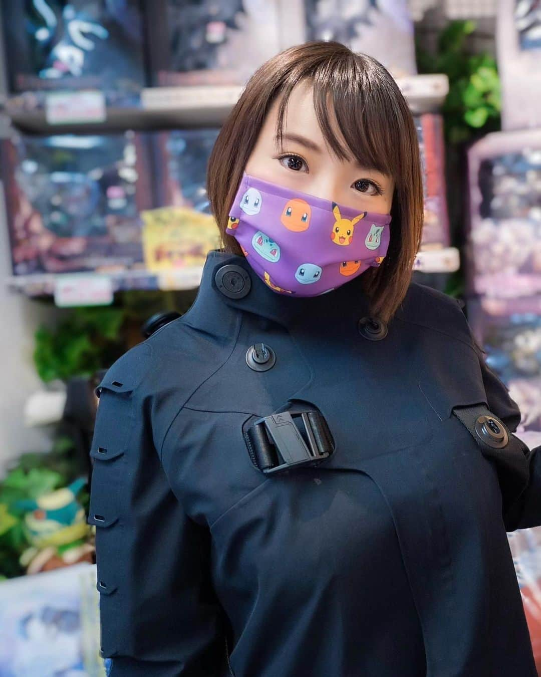 澁谷果歩さんのインスタグラム写真 - (澁谷果歩Instagram)「Got to wear Ghost in the Shell coat, walking around Akiba for the shoot!  攻殻機動隊の公式コラボコートを着させて頂きました📸（マスクは私物）」3月7日 23時23分 - shibukaho