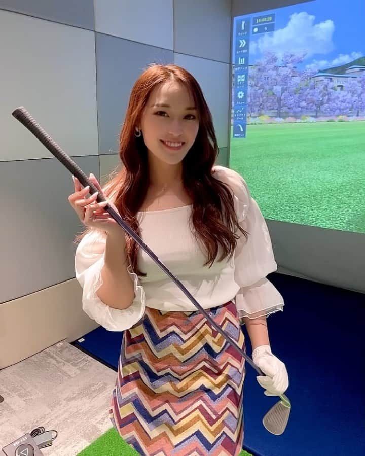 神田藍香のインスタグラム：「昨日はノブナカなんなん観たよぉ😆と﻿ 色んな方から連絡来て嬉しかったです💫﻿ ほんとに一瞬でしたが﻿ 私のことを検索してフォロして下さり﻿ ありがとうございます💕🙋﻿ ﻿ そんな今日は仕事が夕方に終わったので﻿ エステに行ってシュミレーションゴルフ⛳️﻿ 基本170yardしか飛ばないからせめて200まで﻿ 行きたい。。。﻿ 誰かコツを教えてください👅﻿ ﻿ ﻿ ﻿ .」