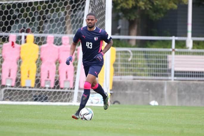 ダンクレーのインスタグラム：「Cada vez mais perto da estreia! 🙏🏾💪🏾 @cerezo_osaka #DK33」