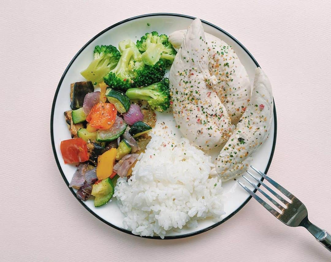 SÜMIREさんのインスタグラム写真 - (SÜMIREInstagram)「. Be healthy 🌿💪🏽 #healthyfood  #lowfat  #protein #chicken #すみトレ飯」3月8日 9時31分 - 12_sumiregram_26