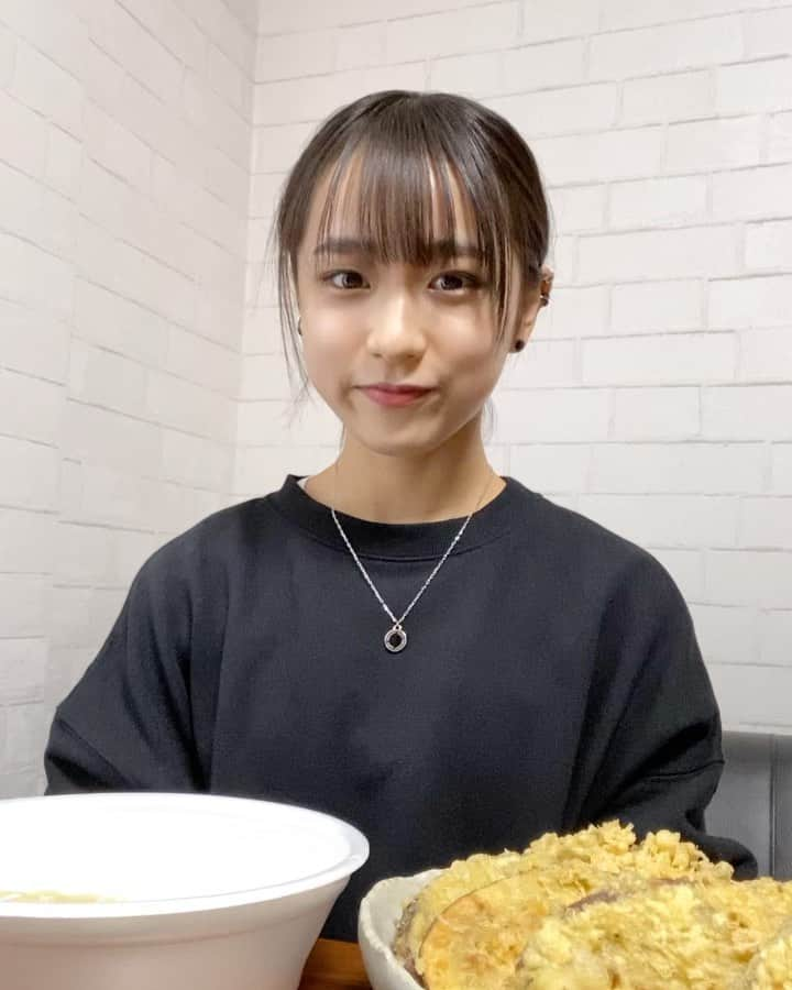 佐藤ひなたさんのインスタグラム写真 - (佐藤ひなたInstagram)「・ ・ 丸亀製麺 さんの  食いっプリ！グランプリ  参加中 !!  おうどんと天ぷらお持ち帰りで いただきました！ めっちゃ 美味しかった〜♪  #丸亀製麺 さん  #食いっプリグランプリ  #うどん で #日本 を #元気 に #プロジェクト  #最高の食いっぷり ‼︎ #日本中 を #笑顔 に*☻☻*  #おうどん #大好き ❤︎ #おいしいもの #食べる って #本当に #幸せ ❤︎  #佐藤ひなた #ひな #ひなbiz #ひなdays」3月8日 9時35分 - hinata_sato_official