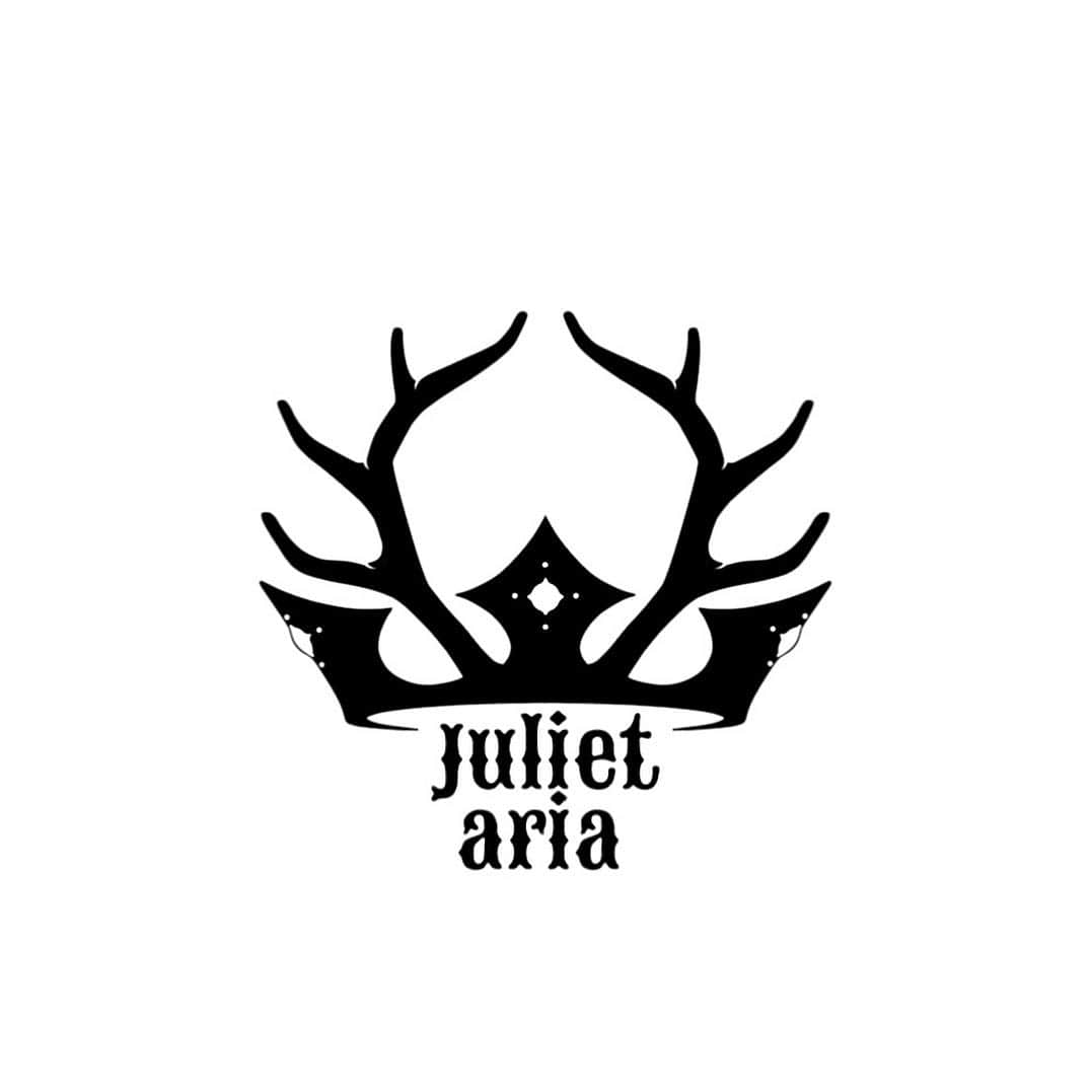仲万美（Bambi Naka）さんのインスタグラム写真 - (仲万美（Bambi Naka）Instagram)「この度、ﾌﾟﾛｼﾞｪｸﾄを立ち上げることになりました。　 ﾌﾟﾛｼﾞｪｸﾄ名は “ Juliet aria ” そのﾌﾟﾛｼﾞｪｸﾄ第一弾となる『舞台 DustBunnySHOW』を、 2021 年 4 月 29 日(木・祝)より東京・天王州 銀河劇場にて上演することが決定しました！！！！！！！  『DustBunnySHOW』では、 ﾎﾟｰﾙﾀﾞﾝｽ・ｱｲﾄﾞﾙ・ﾊﾞﾚｴ・ｱｸﾛﾊﾞｯﾄ・ﾌﾞﾚｲｸﾀﾞﾝｽ・ﾊﾞｲｵﾘﾝ といった多種多様な世界的ﾊﾟﾌｫｰﾏｰである女子 8 人が出演！ 各々が極めるﾊﾟﾌｫｰﾏﾝｽに加え、ﾏｯﾋﾟﾝｸﾞやｴﾌｪｸﾄなどを使った最新映像技術によってﾀﾞｰｸﾌｧﾝﾀｼﾞｰの世界を構築します！！  脚本・演出には、 芝居と歌、ダンスを融合させたｴﾝﾀｰﾃｲﾒﾝﾄ性の高い舞台を得意とする三浦 香氏！ ｺﾝﾃﾝﾂ演出には、自身も第一線のﾊﾟﾌｫｰﾏｰであり、演出家としてはﾀﾞﾝｽで魅せるｽﾃｰｼﾞﾝｸﾞに定評がある植木 豪氏を起用！！  このｶﾝﾊﾟﾆｰでおこなう Juliet aria『DustBunnySHOW』、それは、美しい悪夢に閉じ込められたかのような未体験の感覚となるでしょう。 ぜひご期待ください！！！！🦇🎪🪦🌑  #Julietaria #DustBunnySHOW」3月8日 10時06分 - 615_bambi