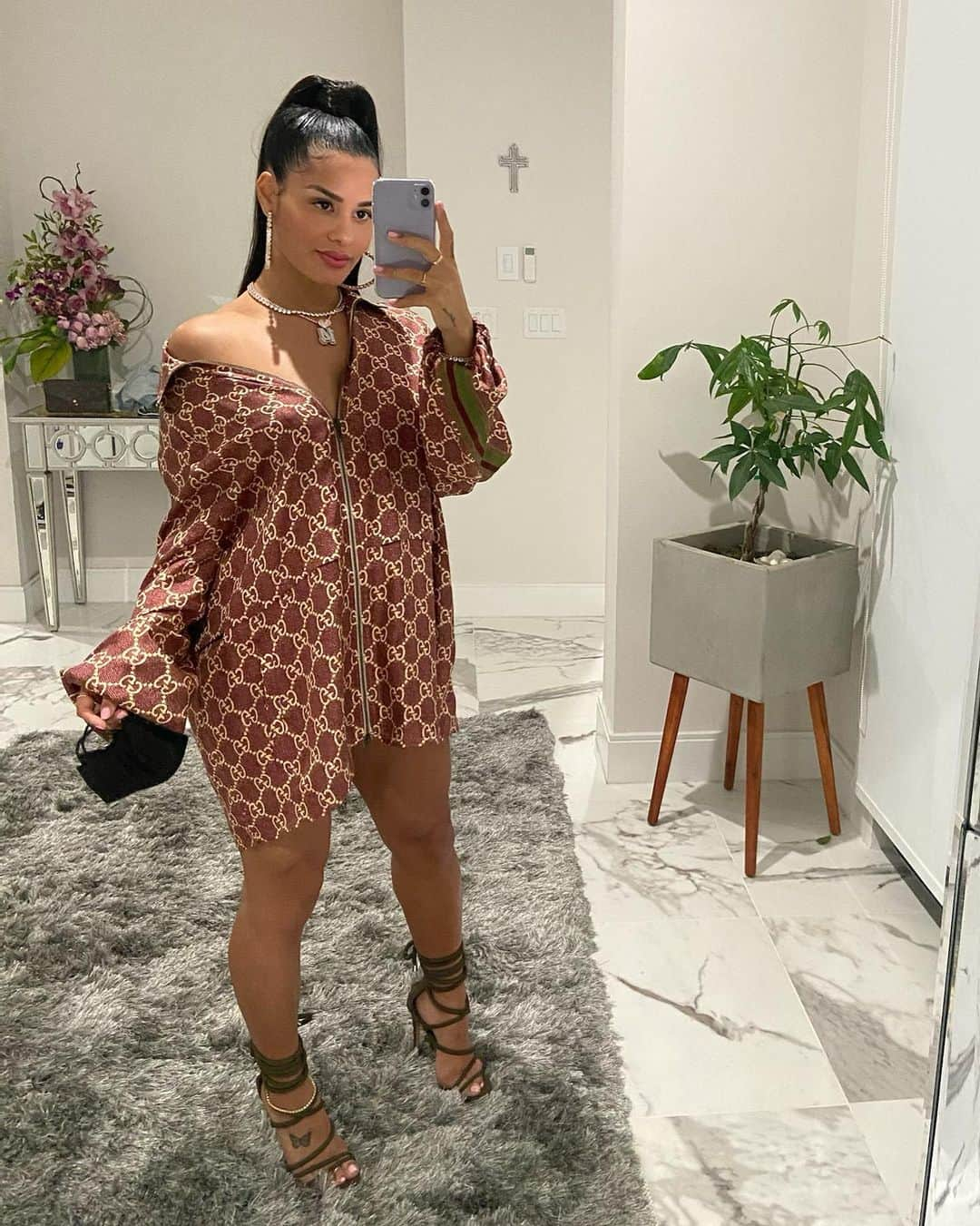 Katya Elise Henryさんのインスタグラム写真 - (Katya Elise HenryInstagram)「it’s all gucci 🤎」3月8日 10時32分 - katyaelisehenry