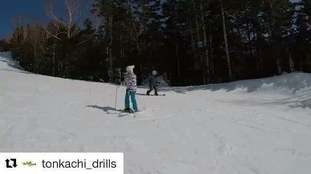 のインスタグラム：「最高のセッションでしたー！ 自然と戯れることで、自然を少しでも理解して、虜になる原理を建築と結びつけたい。 そうやって真剣に遊び続けて行くことに意味があると思うのです。  #Repost @tonkachi_drills with @get_repost ・・・ 当て込む起業家 @hilo_homma @sanu_com と 当て込む建築家 @tanijirimakoto と ネジを無くした大工 で全開に飛ばして来ました  Snowboard is good.  @greenclothing800 を身に纏う者として決して恥じないアクセル全開で滑って来ました。  @morinoyado_amber  @gentemstick @kensukenumano   おかげさまで楽しめました🙏  @outsider_directors メンバー、サコちゃんソラさんもありがとう👍  あー楽しかった。」