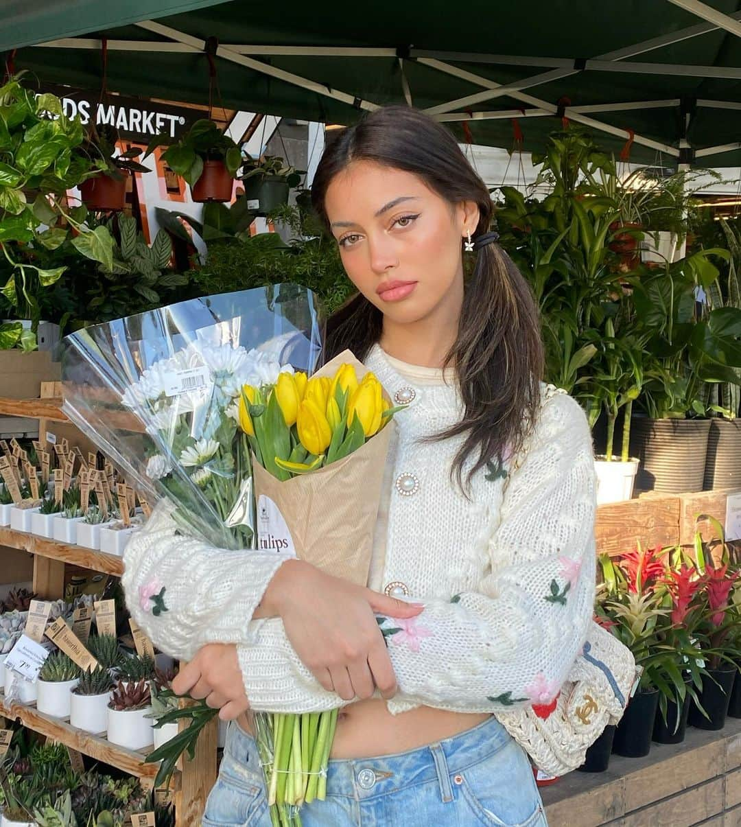 シンディ・キンバリーさんのインスタグラム写真 - (シンディ・キンバリーInstagram)「😒🌷💐」3月8日 5時44分 - wolfiecindy