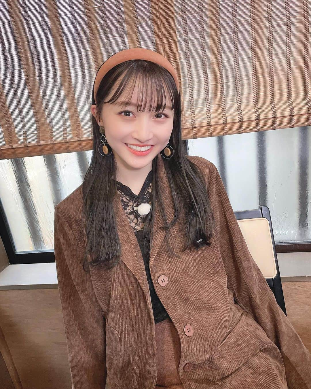 山本彩加のインスタグラム：「﻿ ゴーデュロイのセットアップ♡﻿ ﻿ ﻿ ﻿ #holiday #セットアップ﻿ ﻿ ﻿ ﻿ ﻿ 今日は一日ロケでした！！！﻿ ﻿ 3/25！卒業後の放送になります☺︎﻿ 是非見てください☺️✨﻿ ﻿」