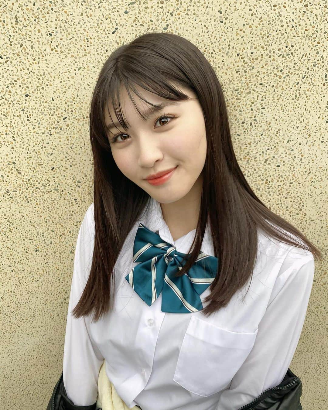 若林真帆のインスタグラム：「表紙オフショット﻿ みんなで撮った写真もいつか載せる＾＾🌷#nicola #若林真帆」