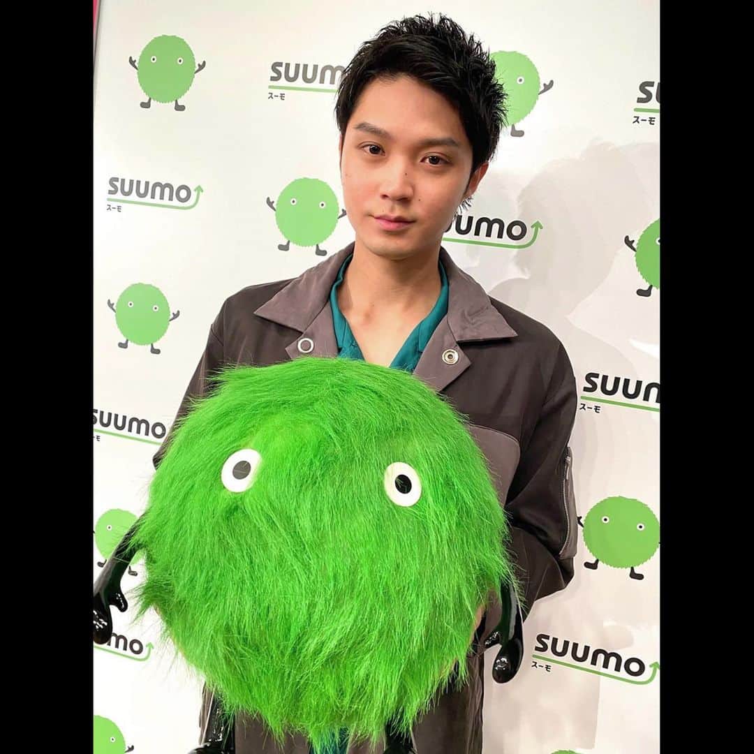 磯村勇斗のインスタグラム：「.  SUUMO 住みたい街ランキング2021関東版  今日はイベントでした  スーモくん可愛い  #SUUMO #住みたい街ランキング」
