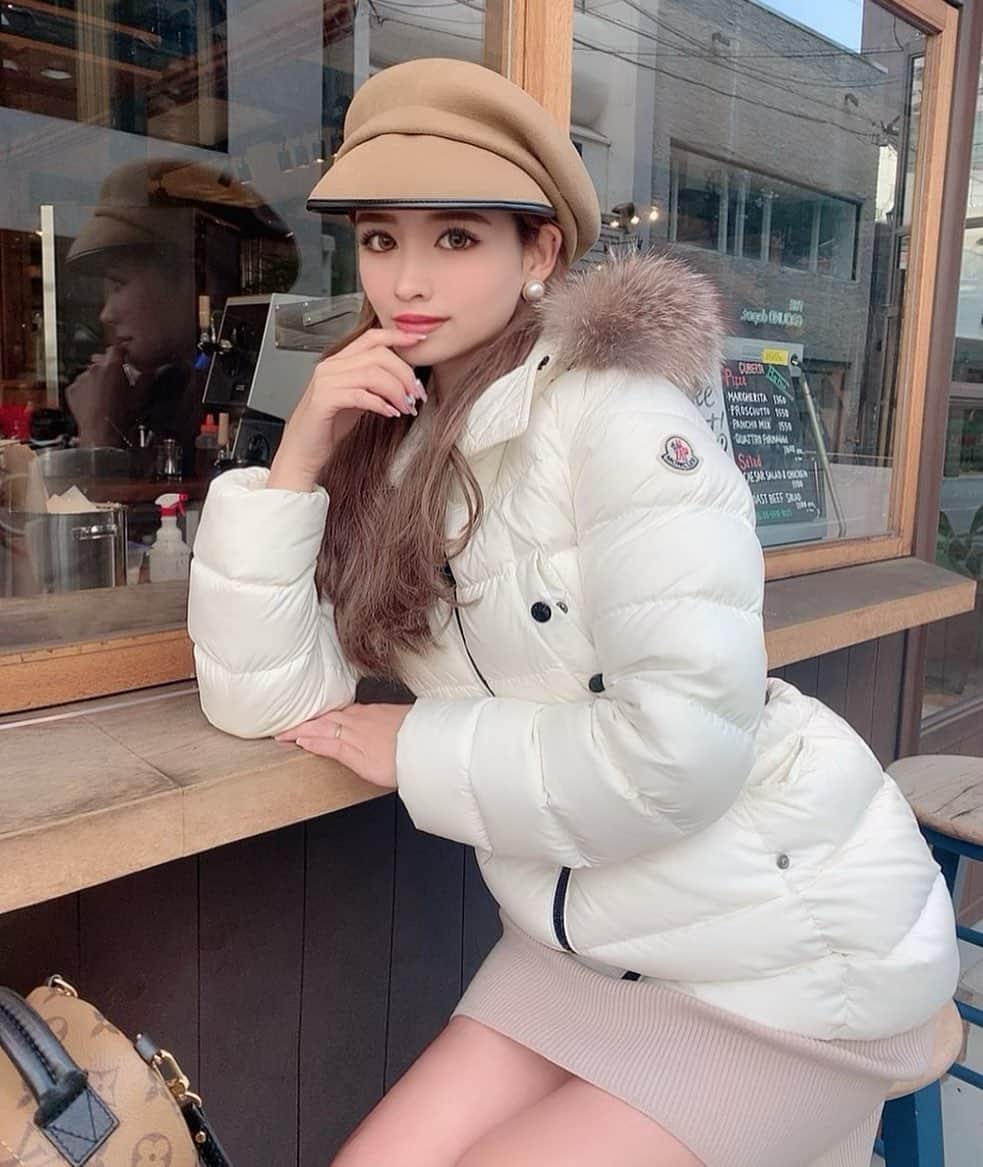 姫奈のインスタグラム：「. . 珍しく南堀江とか行ってみたり🚶‍♀️ いつも行かない所に行くのも楽しい🥳💕 ブラウンの帽子👒は @selectshop_vivantjolie さんの😌 . . . #fashion #fashioncode #codenate #biotop #biotoposaka #cafe #cafestagram #mamacode」