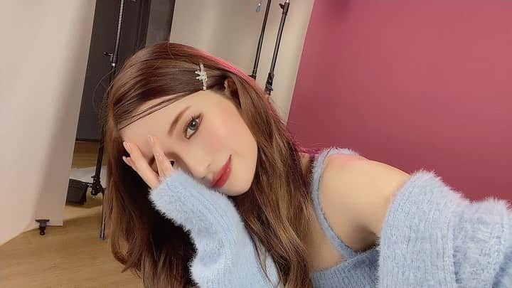 南りほのインスタグラム：「YouTube見てくれた？💗 初の4Kカメラで撮って高画質だから是非見てね🍓」