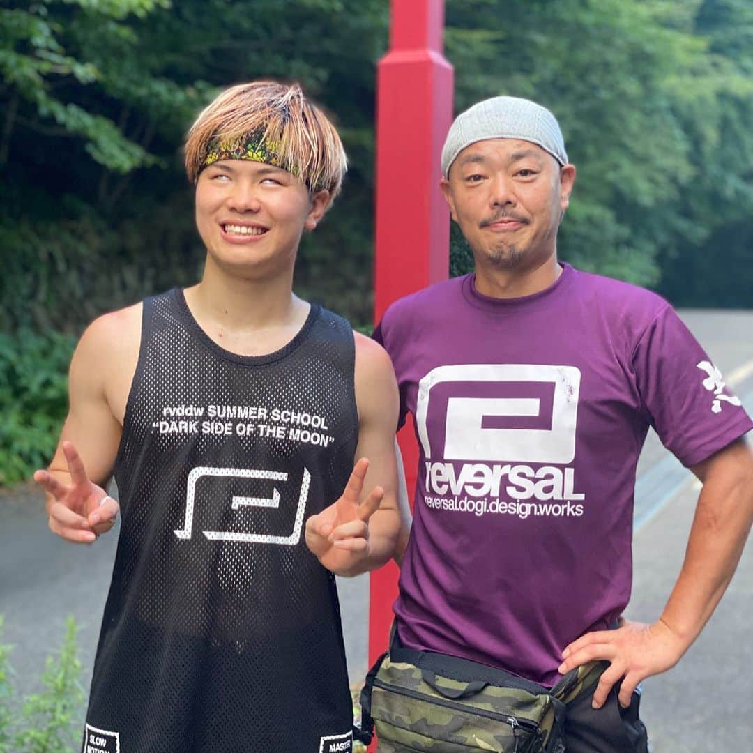 那須川天心のインスタグラム：「HAPPY BIRTH DAY 父親‼︎ この歳になってもみんなのミットをバリバリ持っているので鉄人だと思います‼︎ 身体には気をつけて‼︎これからもヨロシク‼︎ #しろめショット」