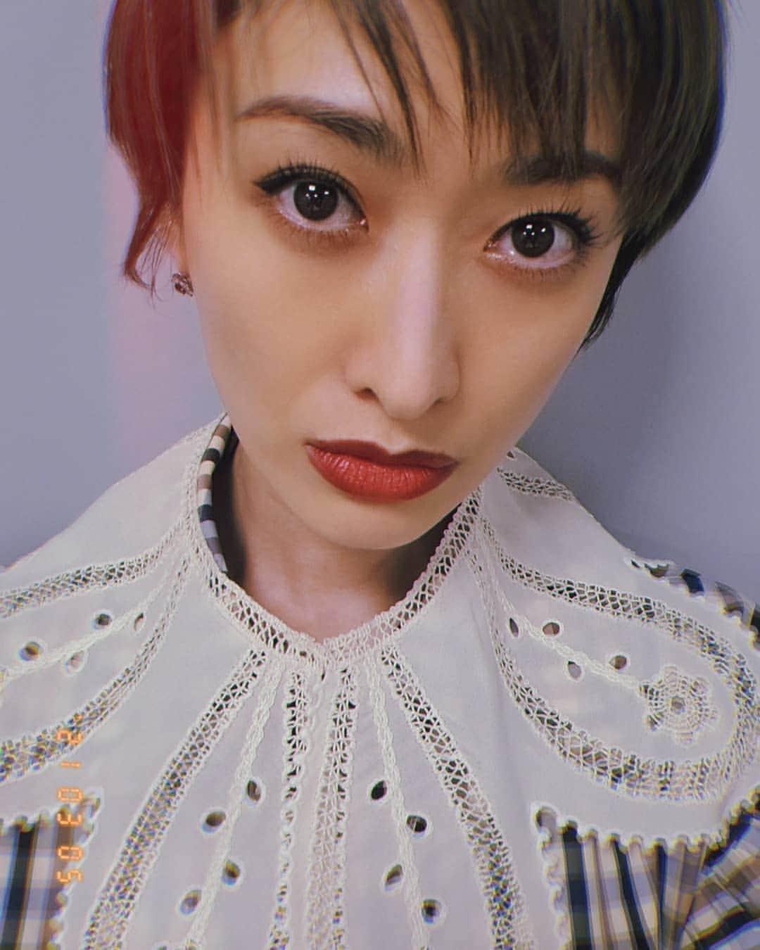 のインスタグラム：「この間のインスタライブで リップはどこのやつですか？ お洋服はどこのですか？ と質問を頂いていたので‼️  リップは @3ce_official の#117  お洋服は @rokhofficial   ♡♡♡♡♡  @masaakifukugawa  メイクありがとう❗  @daaai_chan  進行ありがとう‼️  とってーも楽しかったでーす🍀」