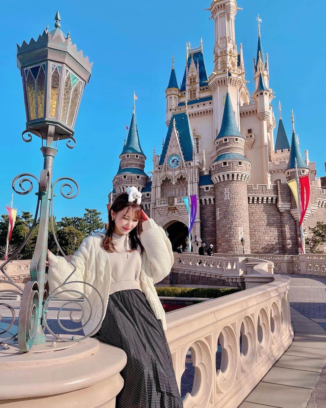 璃子さんのインスタグラム写真 - (璃子Instagram)「久々にDisneylandへ🏰💜 こんなに人が居ないディズニーは初めてでびっくり！😳 美女と野獣楽しくて2回も乗っちゃいました🦁✨ #Disneyland#ディズニーランド#ディズニーコーデ#ベイマックス」3月8日 12時32分 - ricopiiine