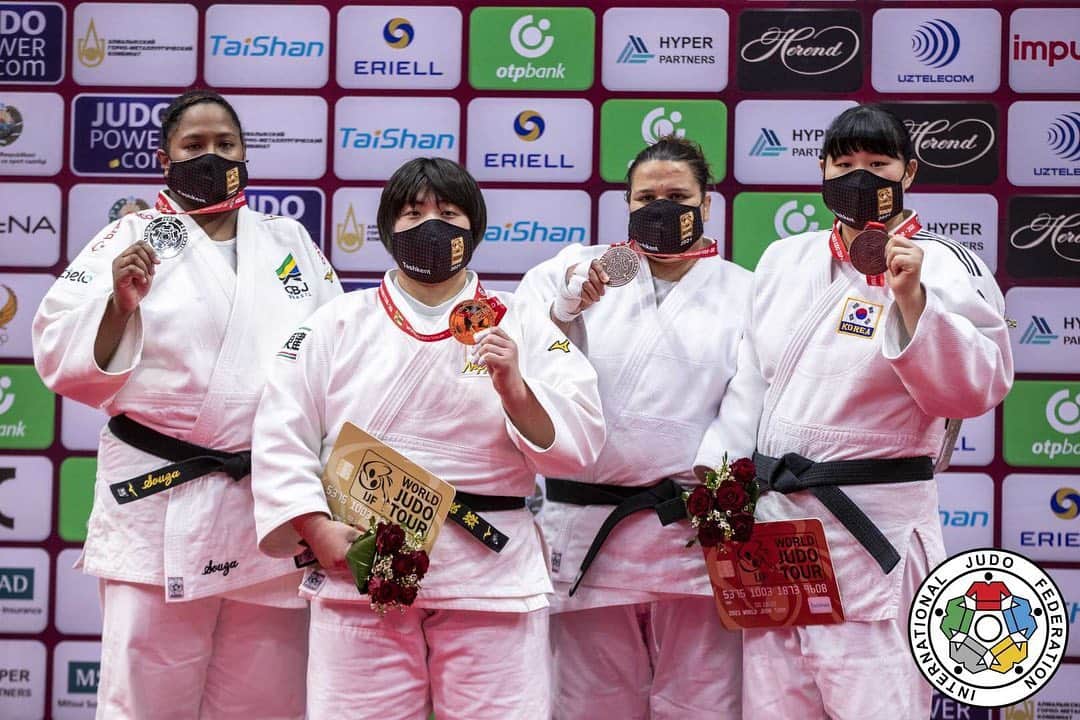 のインスタグラム：「grand slam Tashkent🥇  本当に色々な事があって、 やっと辿り着いた大会でした。  内容はまだまだでしたが、 こういった状況の中で試合が出来たことに感謝の気持ちでいっぱいです。 受けやサポートをして下さった方々、本当にありがとうございました。  そして、応援ありがとうございました🙇‍♀️  また努力して強くなれるように頑張ります💪 #感謝」