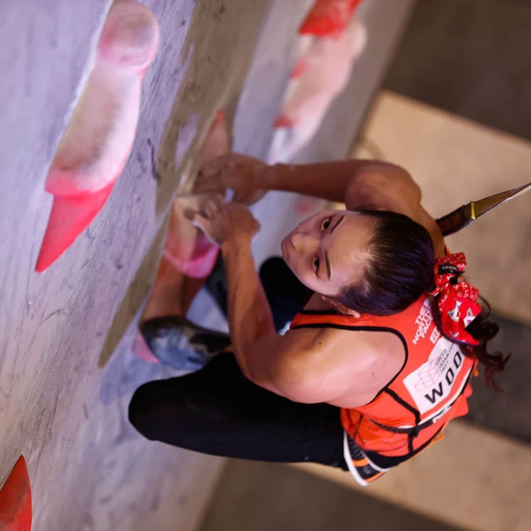 野口啓代のインスタグラム：「Thank you for @climbersjp always taken great photos!🥳🥳 ——————————————— @au_official  #セブンイレブン @thenorthfacejp @raffinee_orientalbio #三井不動産 @cowsoapcp #zet @nishikawa_co.ltd  @c3fit @lasportivajp @petzl_official  @newhale_japan @frictionlabs」