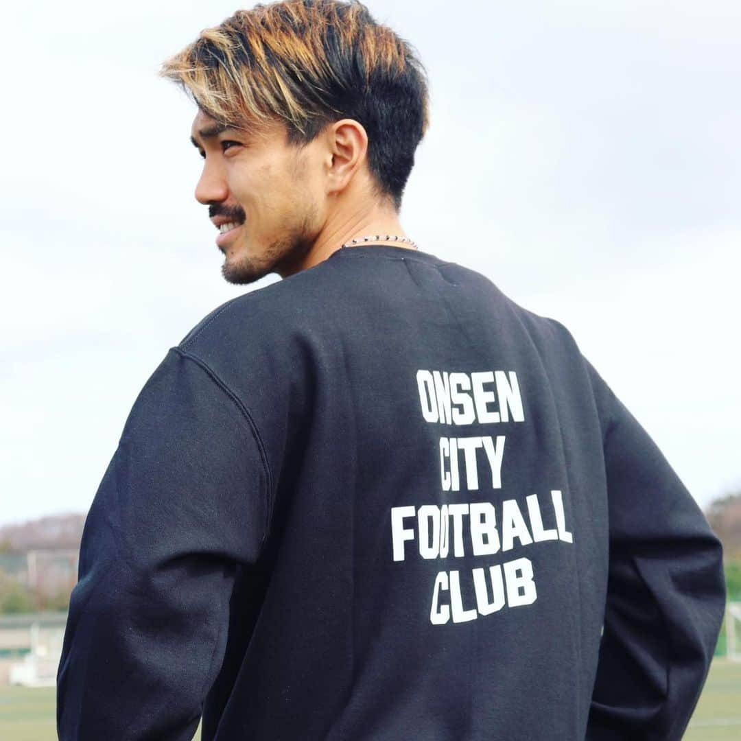 伊佐耕平さんのインスタグラム写真 - (伊佐耕平Instagram)「人生は常に今から男×ONSEN CITY FOOTBALL CLUB  #コラボ第一弾 #勝手にコラボ #ONSENCITYFOOTBALLCLUB #人生は常に今から」3月8日 17時12分 - isakoooooo