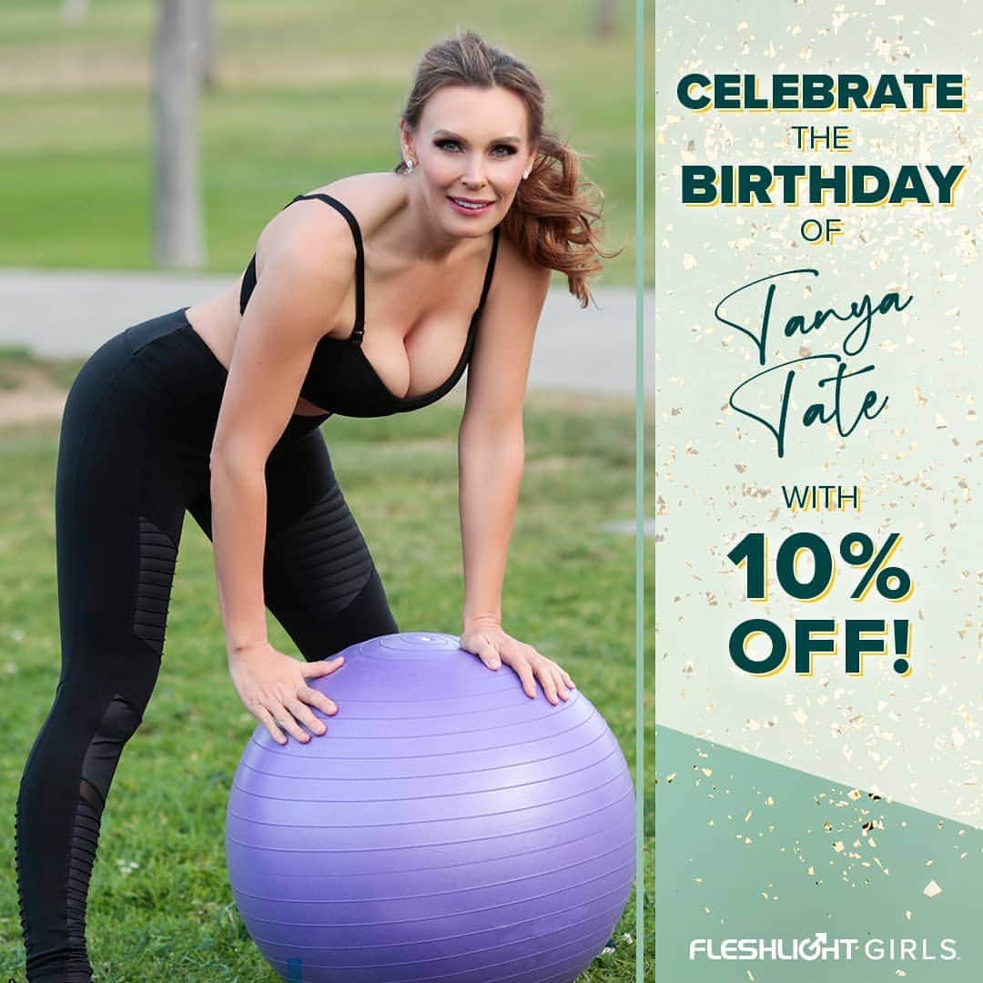 ターニャ・テイトのインスタグラム：「It's my Birthday month Lovers! - take my Fleshlight home with 10% off.. Come celebrate with me ! 💥  Use code MARCHBDAY  👉 on the Tanya Tate page of the @Fleshlight website...」