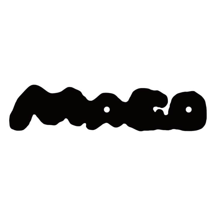 イム・キムのインスタグラム：「HAPPY WOMEN’S DAY✨✨  Official Audio / Music Video Out Now link in bio  MISCHIEF PROJECT MAGO sponsored by NIKE  미스치프가 3월 8일 세계 여성의 날을 맞이하여 아티스트 림킴과 함께한 프로젝트 <MAGO>의 음원/뮤직비디오를 공개했다. 한국 신화의 창세신 마고를 모티브로 차용하여 본래 강인한 여성의 모습을 표현했으며 시대를 초월하는 여성의 강인한 힘을 일깨우겠다는 메시지를 담았다.  강렬한 사운드와 주체적인 오리엔탈리즘으로 주목받는 아티스트 림킴은 그동안 미스치프와 다수의 협업을 진행해왔으며 이번 작업을 통해 강하고 아름다운 동양 여성의 목소리를 대변하고자 하였다.   이번 음악의 총괄 프로듀싱은 지난 6년간 미스치프의 음악을 담당해온 프로듀서 말립이 맡았으며, 한국 고유의 멋을 담은 컬렉션과 어우러지는 사운드를 위해 아쟁, 박, 바라 등의 국악기와 림킴의 목소리를 조화롭게 녹여내는 데 주목하였다.  뮤직비디오를 통해 공개한 의상은 3월 23일부터 순차 발매되는 MAGO 컬렉션으로 선보여진다. 이번 컬렉션은 오간자 소재를 활용한 스카잔과 페이크레더 숄더피스부터 더블자켓, 워커 팬츠, 테일러 슬랙스 등 다양한 품목으로 구성되었으며, 컬렉션의 키 그래픽이자 우아함과 강인함을 상징하는 난 이미지를 사용한 재킷, 팬츠, 요가 팬츠 등이 눈에 띈다. 그밖에 한국 전통매듭을 활용하여 미스치프만의 절제된 세련미를 추구한 원피스, 탑, 액세서리와 더불어 뮤직비디오에서 공개되지 않은 슬링백, 버킷햇 등의 제품들도 웹사이트에 업데이트된다.  이번 프로젝트의 가장 의미있는 이벤트는 프로젝트 타이틀인 MAGO 그래픽 티셔츠 판매 수익을 소외 계층 여성을 위해 전액 기부하는 것으로, 전시, 음악, 출판 등 다방면으로 활동하는 그래픽 디자이너 강문식이 마고의 이미지를 재해석하였다.   프로젝트 MAGO를 지지하는 다양한 분야의 여성과 함께한 캠페인과 더불어 메인 스폰서인 나이키와 협업한 기념 티셔츠 또한 추후 공개될 이벤트를 통해 만나볼 수 있다.」
